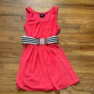 By & By Junior's Papaya Pink Pebble Crepe Dress Size Medium Belted